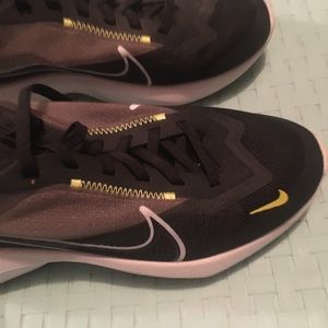 Nike Vista size 8.5 women’s